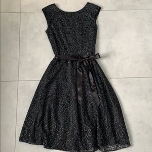 Women’s Tahari Dress